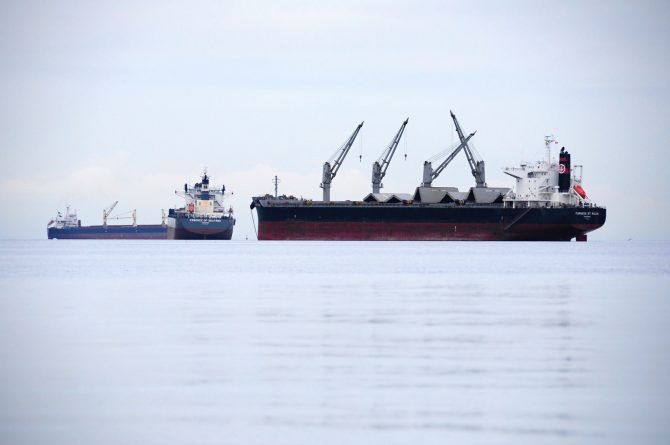 Происшествия: В проливе Ла-Манш столкнулись танкер и сухогруз
