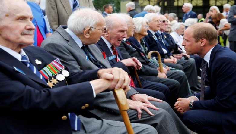 Знаменитости: Принц Уильям встретился с ветеранами Второй Мировой