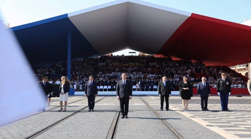 Генералы выступили против Макрона 20072017 В мире: Генералы выступили против Макрона