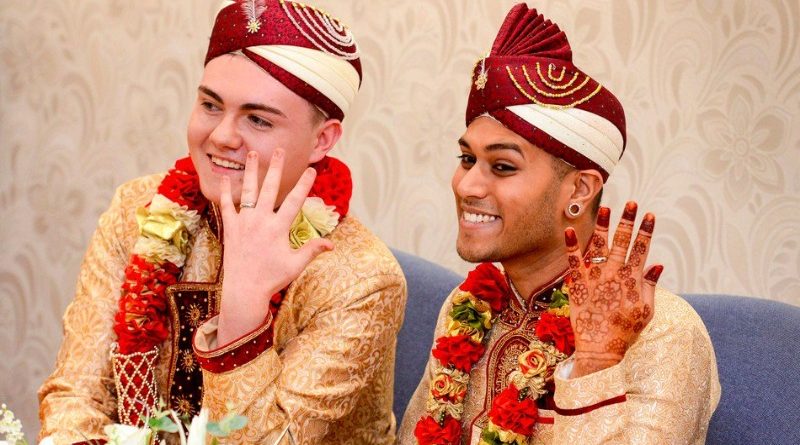 Недавно вступившая в брак пара мусульман-геев стала объектом интернет-травли. 20072017 Общество: Недавно вступившая в брак пара мусульман-геев стала объектом интернет-травли.