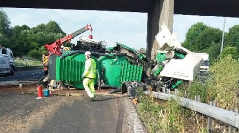 Участок на трассе М5 был закрыт из-за серьезной аварии 18072017 Происшествия: Участок на трассе М5 был закрыт из-за серьезной аварии