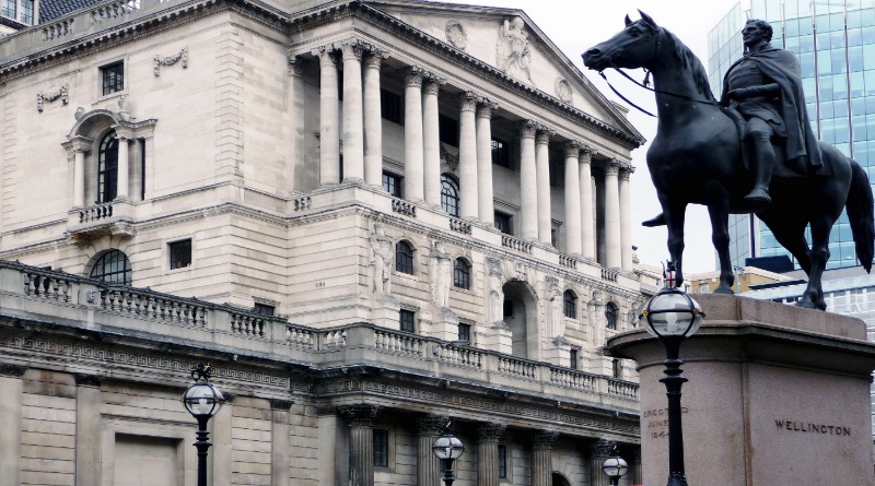 Бизнес и финансы: Ставки по кредитам для британцев пока меняться не будут