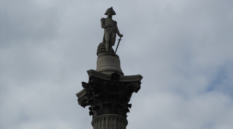 Британская писательница хочет снести памятник адмиралу Нельсону