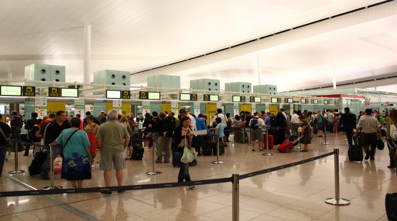 Общество: В аэропортах ускорили процедуру регистрации пассажиров
