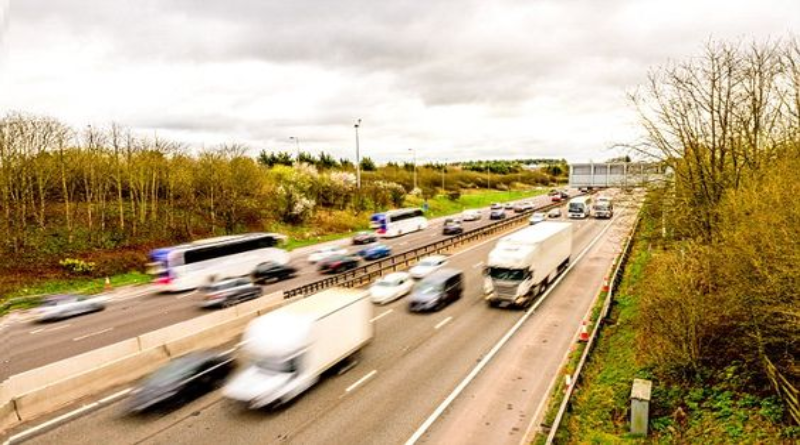 Технологии: Беспилотные грузовики решено тестировать на британских автомагистралях