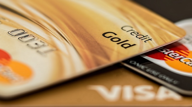 Бизнес и финансы: Будьте осторожны: банки повышают лимит по кредитным картам без ведома клиентов