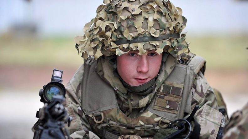 Общество: Почему в британскую армию набирают 16-летних