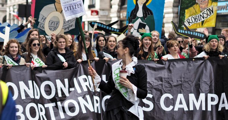 Общество: Аборты не преступление, считают британские медики