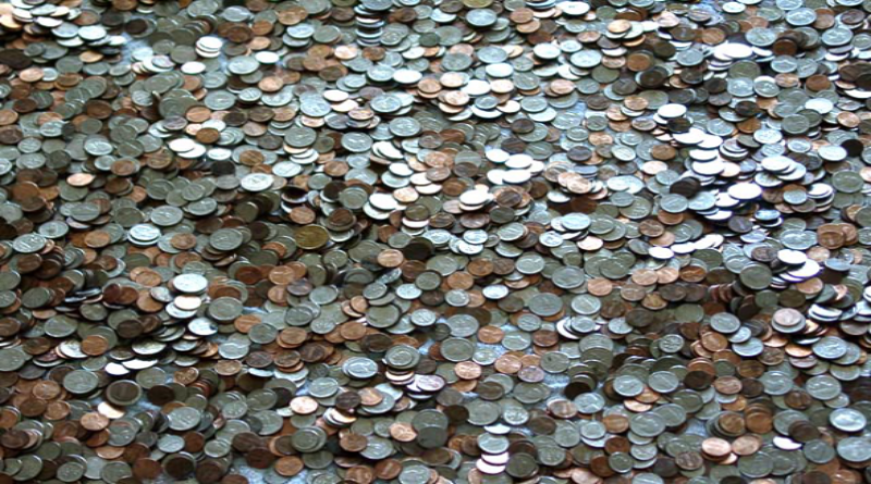 Бизнес и финансы: Старые монеты номиналом в 1 фунт станут недействительны уже через месяц