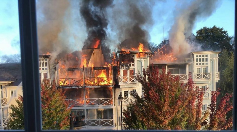 Происшествия: В Кенте горит многоквартирный дом