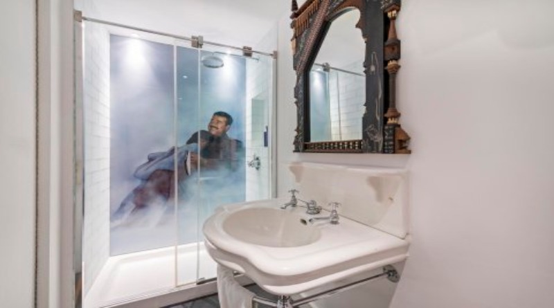 Недвижимость: В Лондоне сдается в аренду уникальный таунхаус с изображениями мировых диктаторов