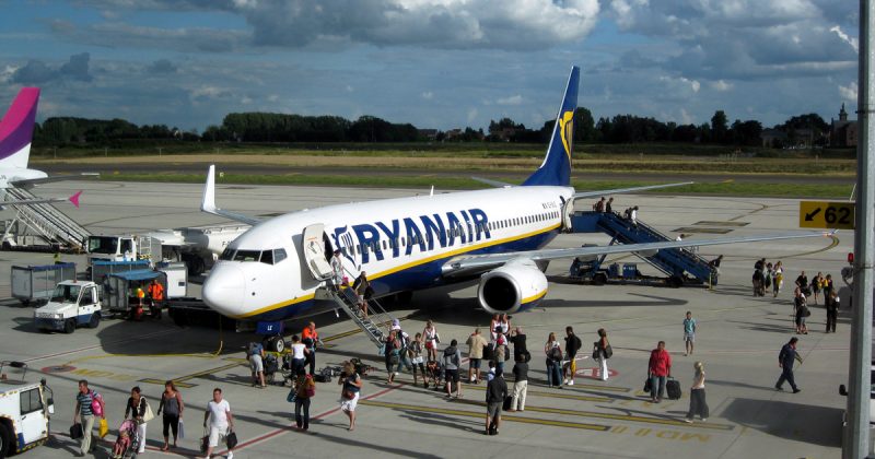 Общество: Пассажиры Ryanair не получают информации об альтернативных рейсах