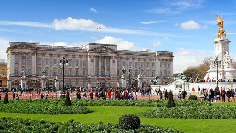 Досуг: Топ-5 фактов о Букингемском дворце