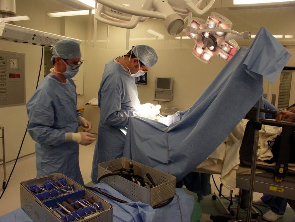 Здоровье и красота: Британские хирурги могут проводить значительно больше операций