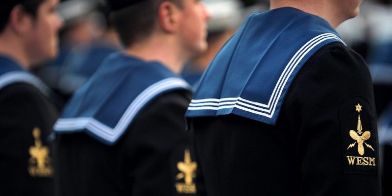Общество: Королевский флот в прошлом году уволил 80 служащих из-за наркотиков