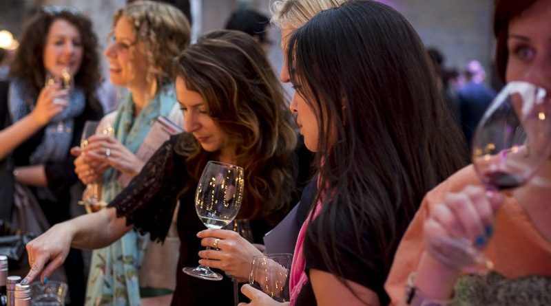 В Лондоне появится винный магазин с виртуальным виноградником 14102017 Досуг: В Лондоне появится винный магазин с виртуальным виноградником