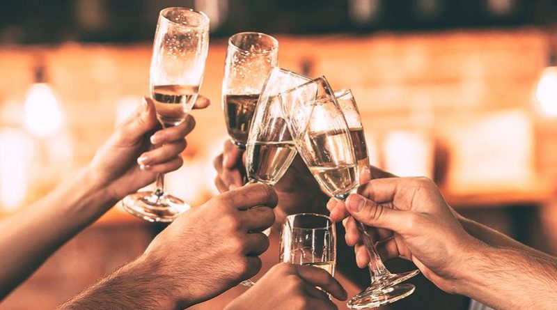 Lidl выпустил к Рождеству просекко "Без похмелья" 13102017 Досуг: Lidl выпустил к Рождеству просекко "Без похмелья"