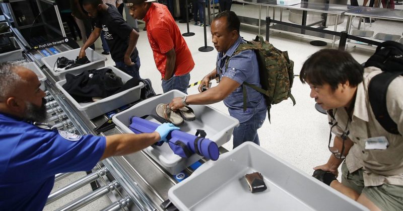 Закон и право: В аэропортах мира возникли проблемы из-за новых требований США