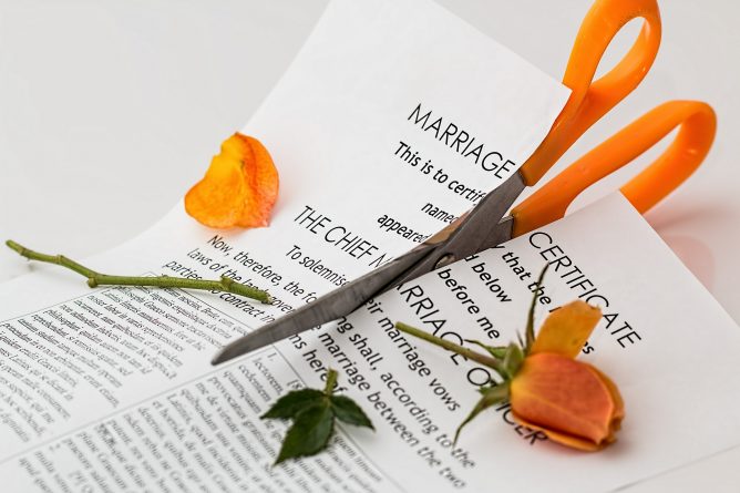 Общество: В Британии фиксируют максимальное количество супружеских разводов за 8 лет