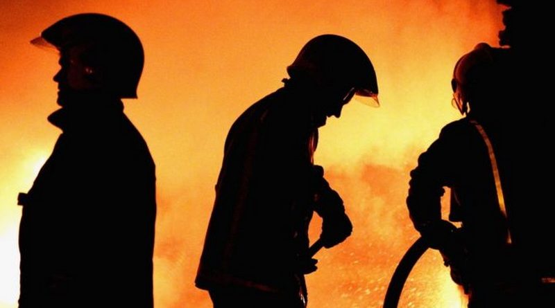 Закон и право: Британских пожарных атакуют подростки