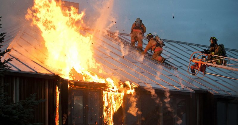 Лайфхаки и советы: Как уберечь свой дом от пожара в праздничные дни и не только