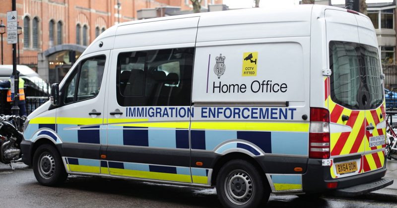 Закон и право: Гражданину ЕС отказали в экстренной помощи в британской миграционной службе