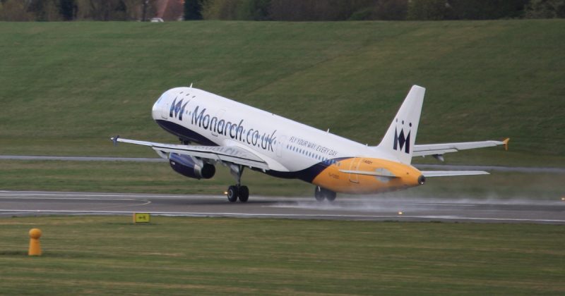 Бизнес и финансы: Банкротство Monarch Airlines продолжает создавать проблемы