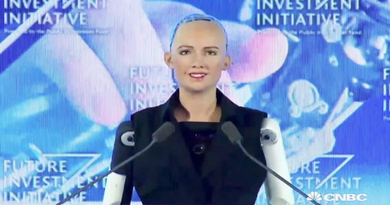 Технологии: Впервые в мире робот получил гражданство Саудовской Аравии