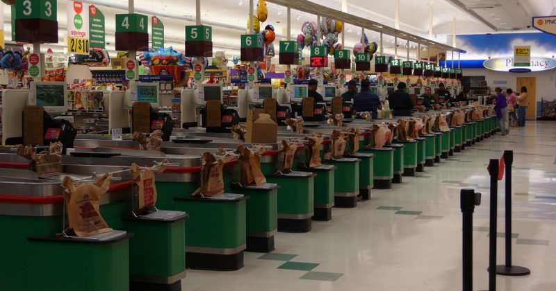 Бизнес и финансы: Персонал супермаркетов лишается работы из-за внедрения современных технологий