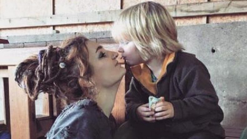 Происшествия: Популярная блогер покончила с собой, когда ее сын переехал к отцу