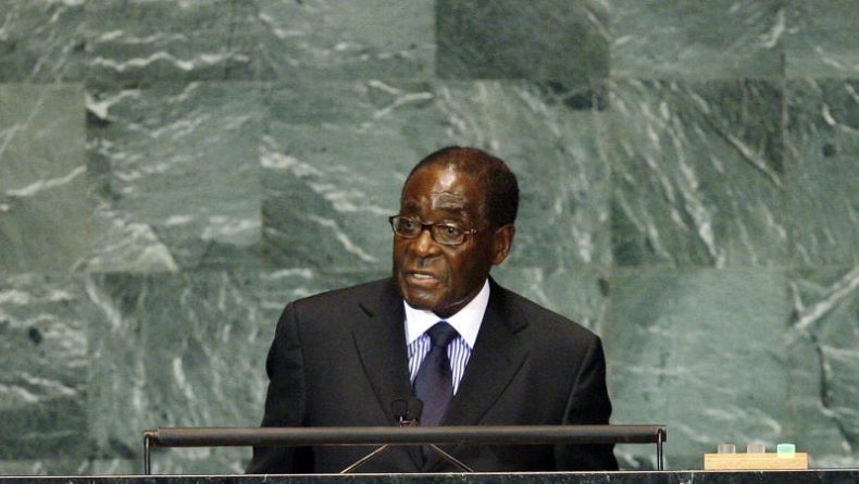 В мире: Зимбабве: Мугабе свергнут, кризис развивается