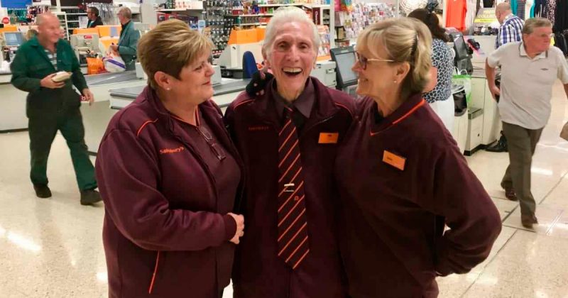 Общество: Самый пожилой работник супермаркета в Британии умер спустя два месяца после ухода на пенсию