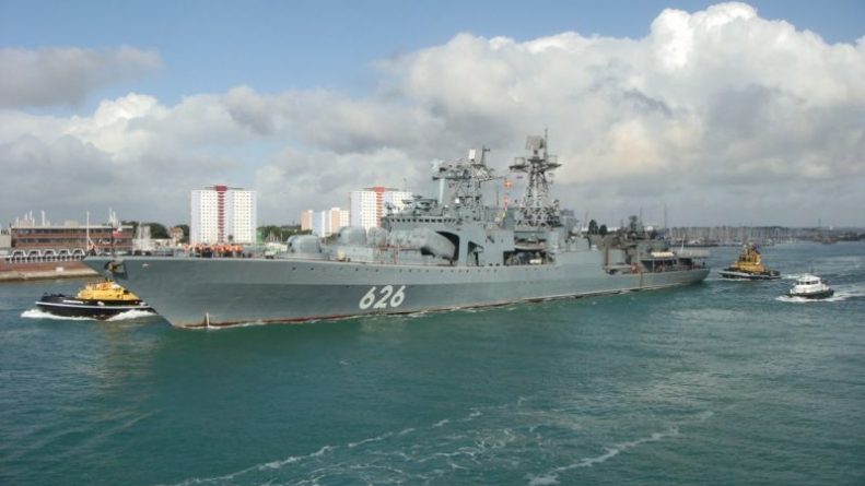 Общество: Российский эсминец зафиксирован в шотландских водах