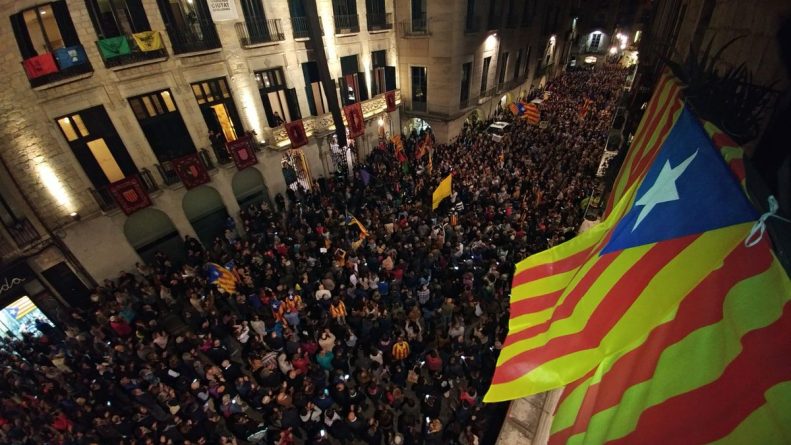 В мире: Каталонию накрыла новая волна протестов
