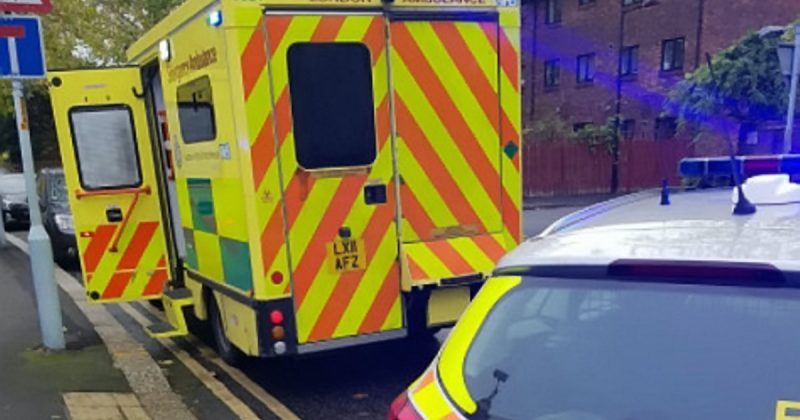 Происшествия: Лондонскую карету скорой помощи атаковал водитель автобуса