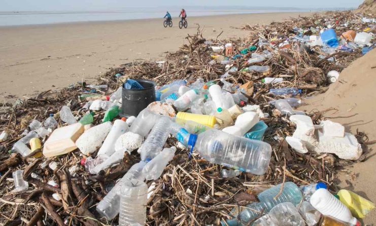 Закон и право: Налог на пластик уменьшит количество мусора