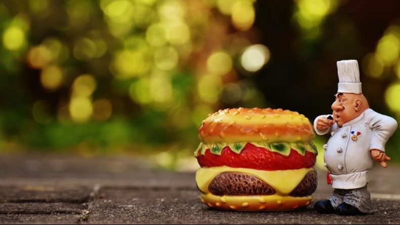 Лайфхаки и советы: Чизбургер из 9 видов сыра можно получить на дом