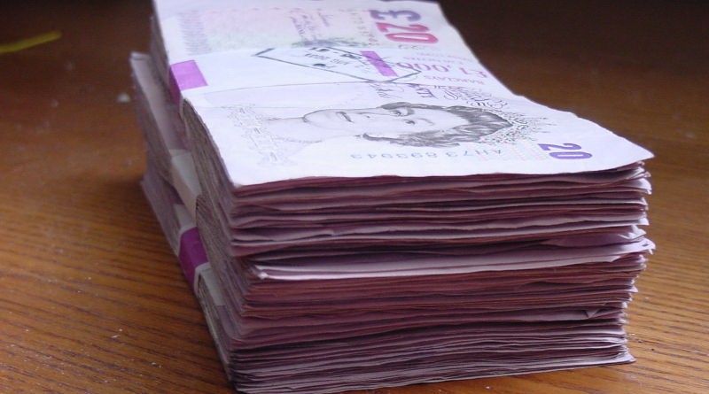 Бизнес и финансы: Скандал в Вестминстере ударит по курсу фунта стерлингов