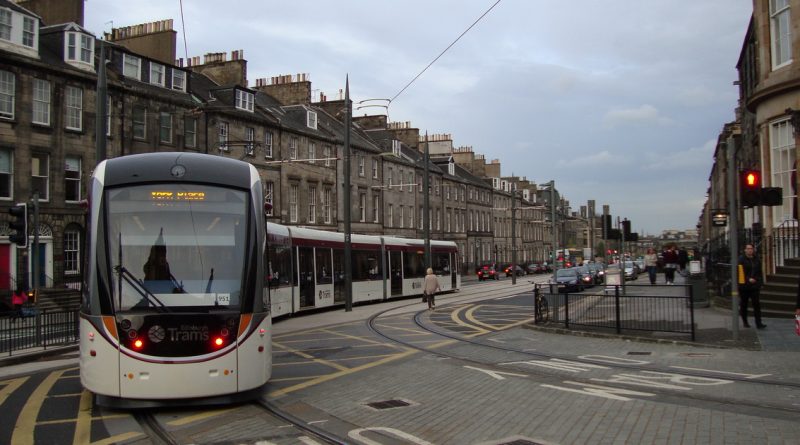 В Манчестере женщина убила мужчину, использовав... трамвай 01112017 Закон и право: В Манчестере женщина убила мужчину, использовав... трамвай