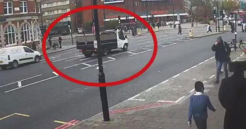 Происшествия: В Лондоне грузовик сбил пожилого мужчину и скрылся с места аварии