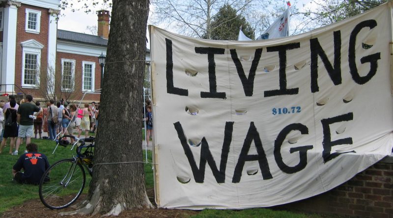 В Великобритании вырос прожиточный минимум 06112017 Бизнес и финансы: В Великобритании вырос прожиточный минимум