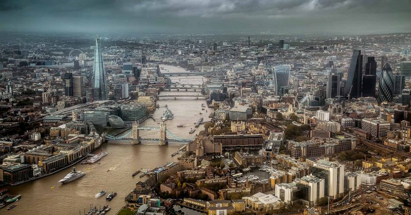 Общество: Трущобы Лондона: десятки тысяч людей в столице живут в незаконных сооружениях