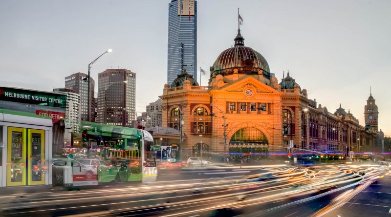 Авария на Flinders Street: водитель обвиняется в умышленном наезде на пешеходов 23122017 В мире: Авария на Flinders Street: водитель обвиняется в умышленном наезде на пешеходов