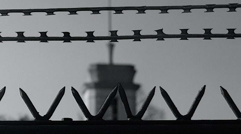 Заключенный проиграл дело о запрете курения в тюрьмах 19122017 Закон и право: Заключенный проиграл дело о запрете курения в тюрьмах