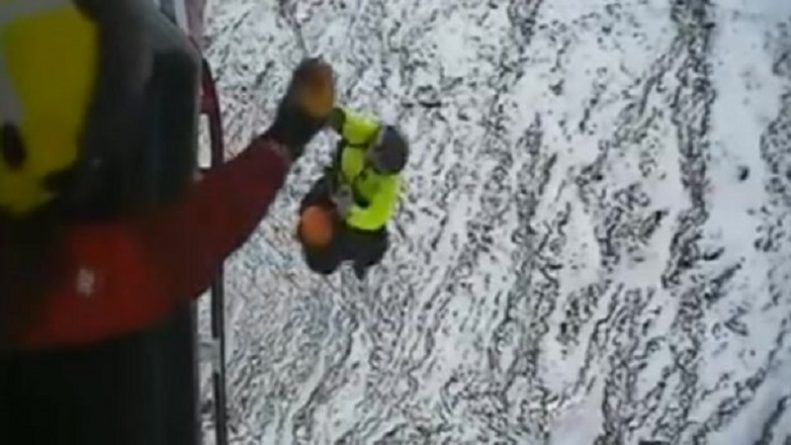 Происшествия: Двое альпинистов спасены из смертельной ловушки в горах Сноудонии