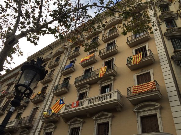 В мире: Сепаратисты добились большинства на выборах в парламент Каталонии