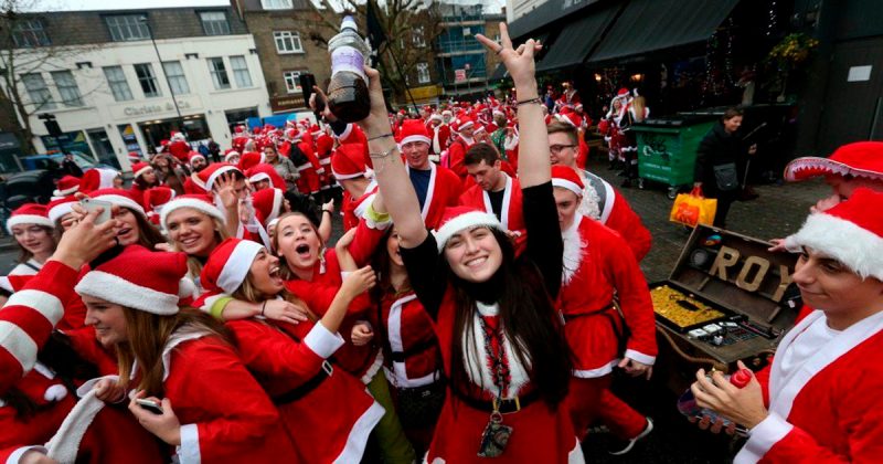 Досуг: В выходные в Лондоне пройдет парад Санта-Клаусов