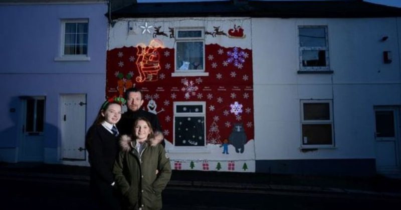 Общество: К Рождеству отец украсил дом героями из рекламы John Lewis и Aldi