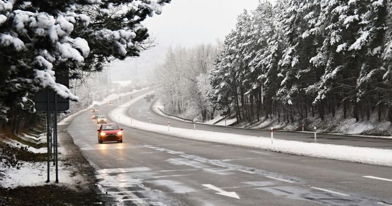 Погода: Что такое черный лед? Автомобилистов и пешеходов предупреждают о большом снегопаде в понедельник