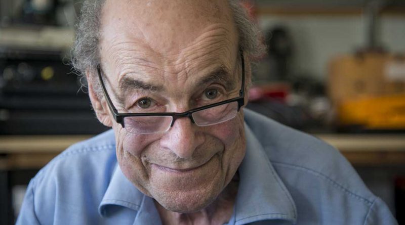 Умер ученый и ведущий телешоу Great Egg Race Хайнц Вольф 16122017 Происшествия: Умер ученый и ведущий телешоу Great Egg Race Хайнц Вольф